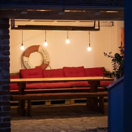 Hostel Backpackers *