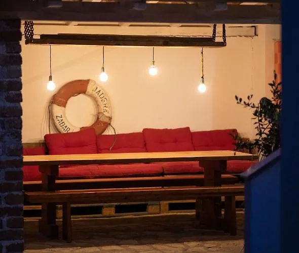 Hostel Backpackers *