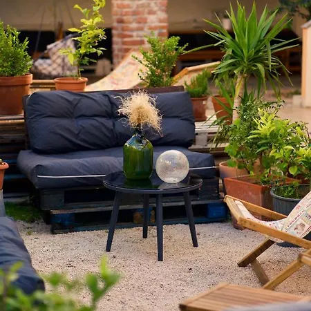 Backpackers Hostel *